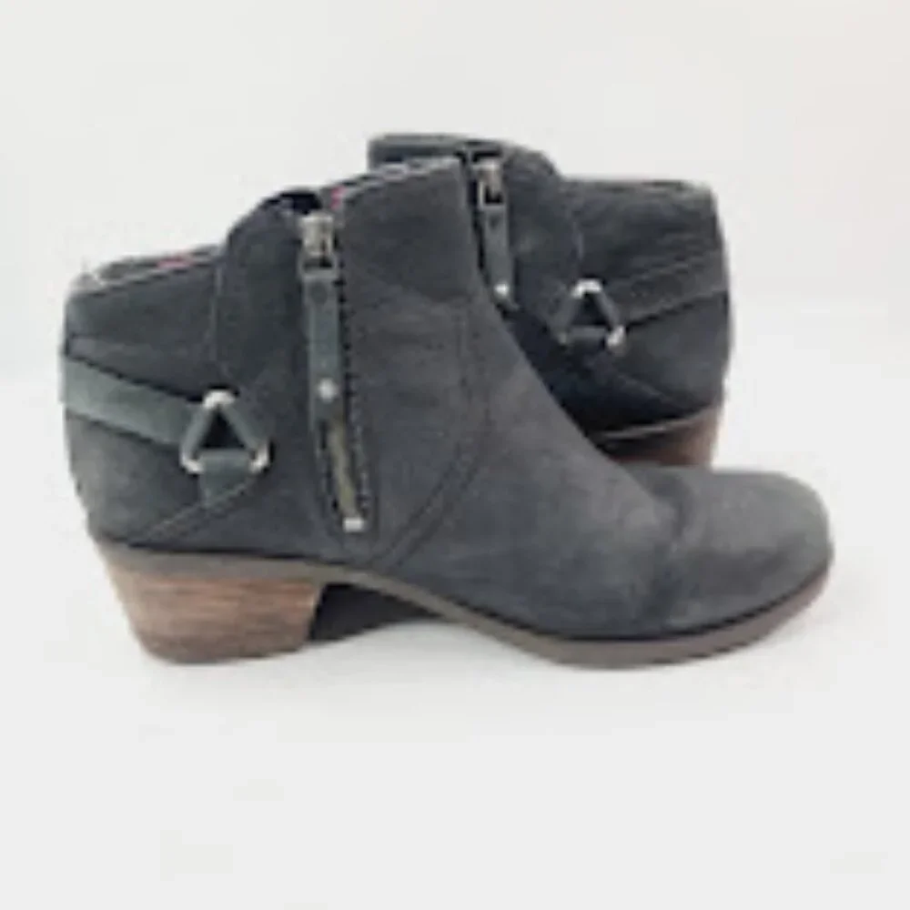 Teva Women's Black Foxy 1008317 Leather Block‎ Heel Ankle Bootie Size 10